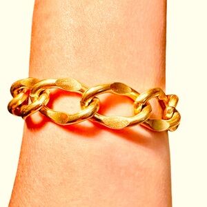 High quality 18k gold plated bracelet.